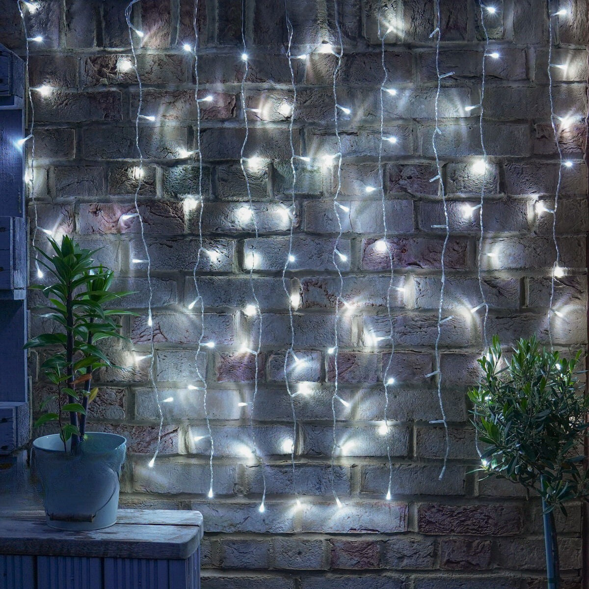 Instalatie Craciun Tip Perdea 3 m x 2 m 240 LED 8 Jocuri de Lumini Interconectabila Fir transparent